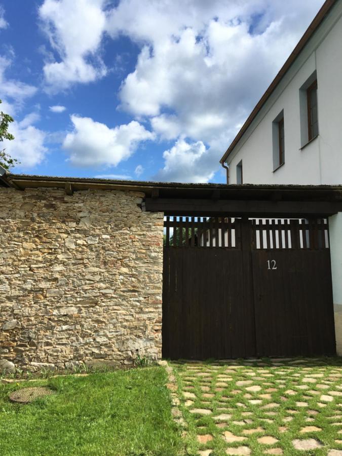 Apartman Na Vrsku Klenovice  Extérieur photo