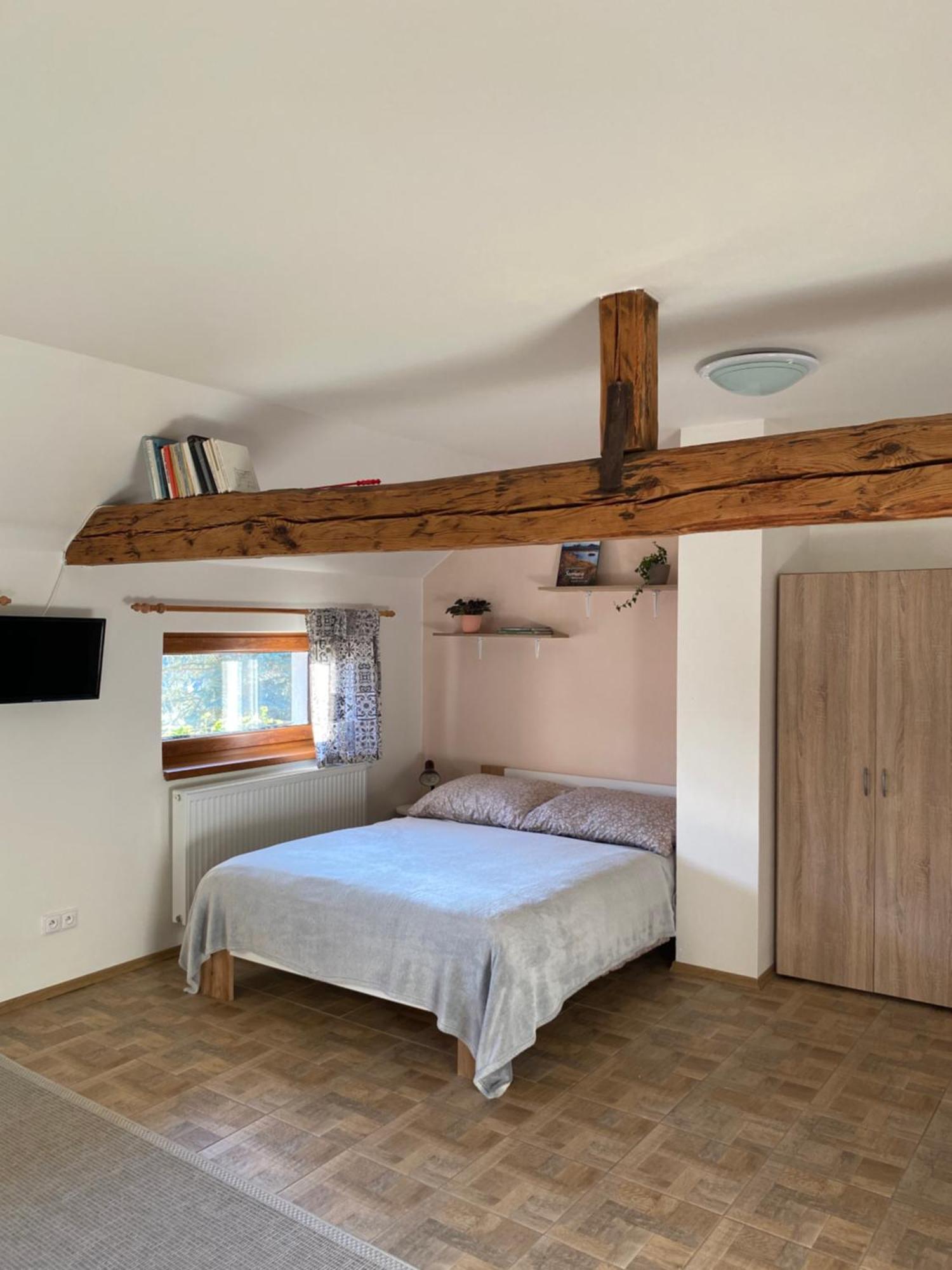 Apartman Na Vrsku Klenovice  Extérieur photo
